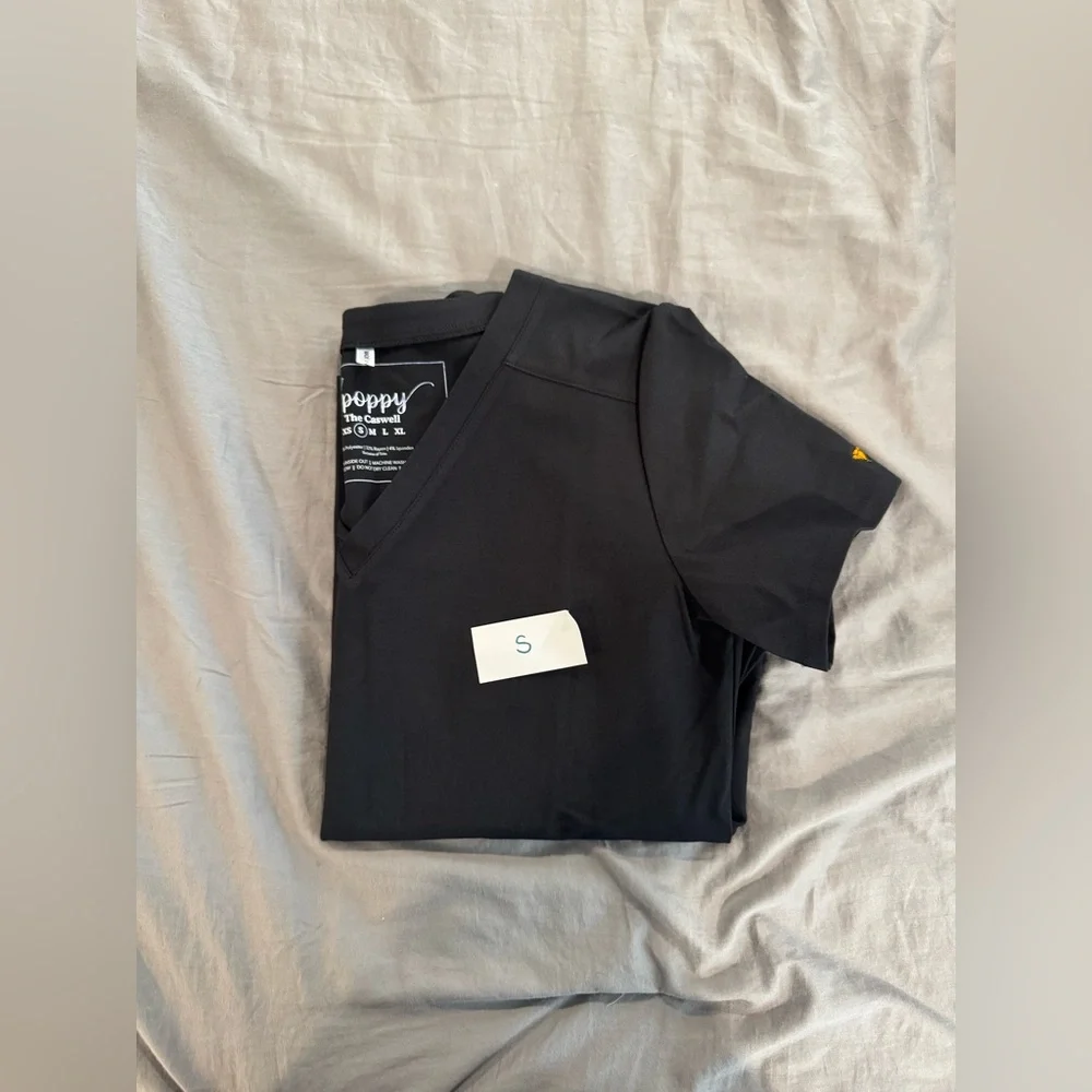 Women’s scrubs - used like new - Picture 10 of 13